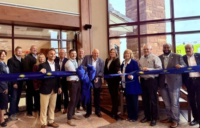 airport ribbon cutting image 1